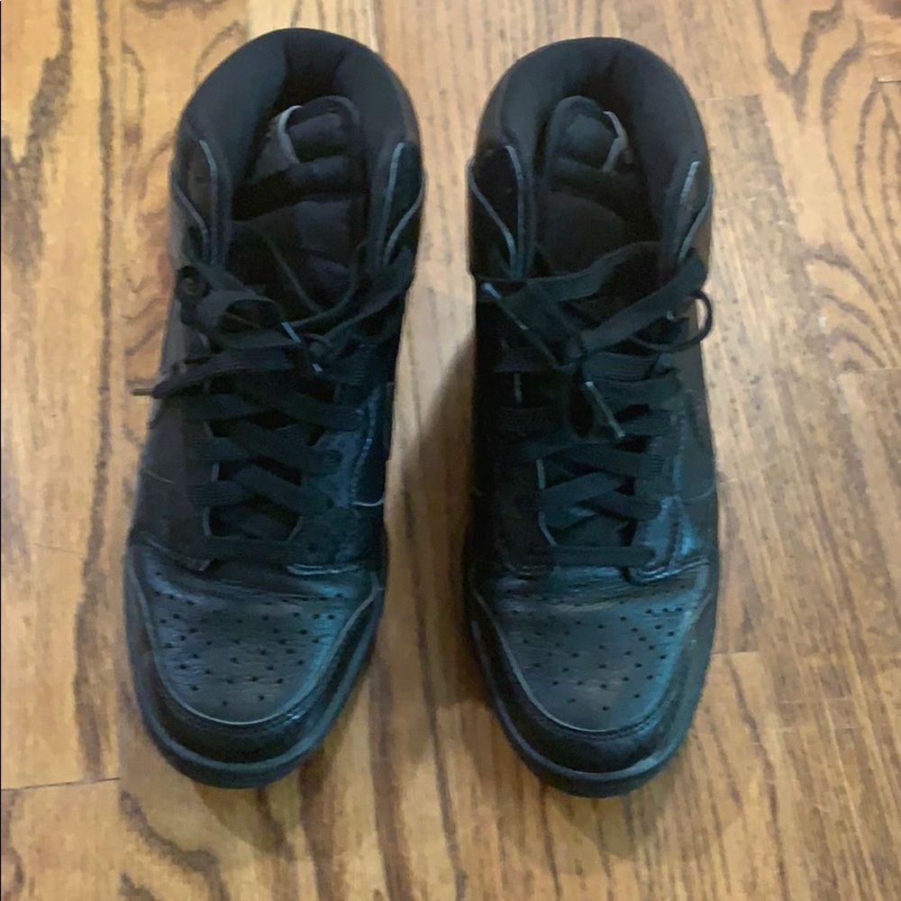 Women’s size 17 Nike wedge sneaker